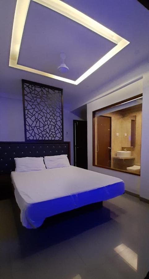 Dukes Plaza Hotel Kalyan Exterior photo